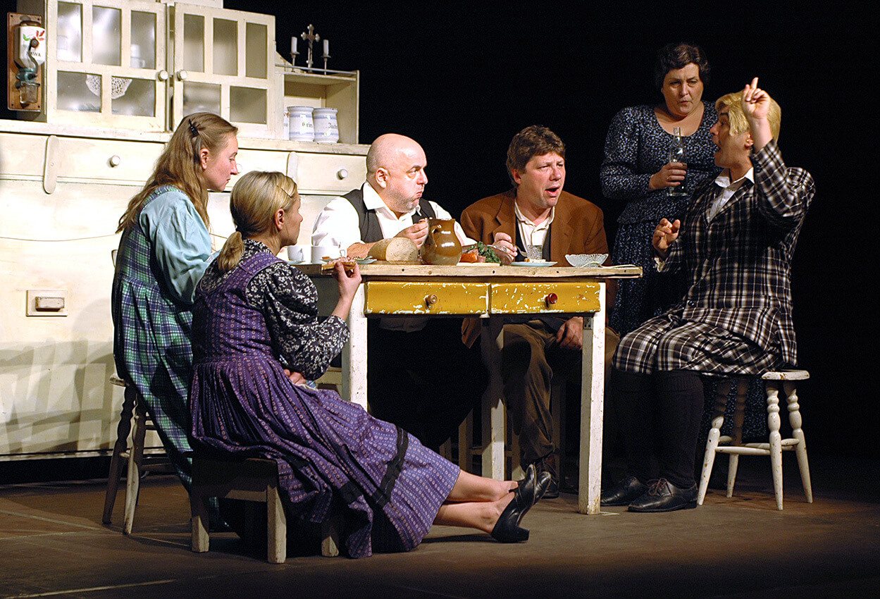 Odmłodzony „Cholonek”. Po 22 latach Teatr Korez zmienia obsadę legendarnej sztuki