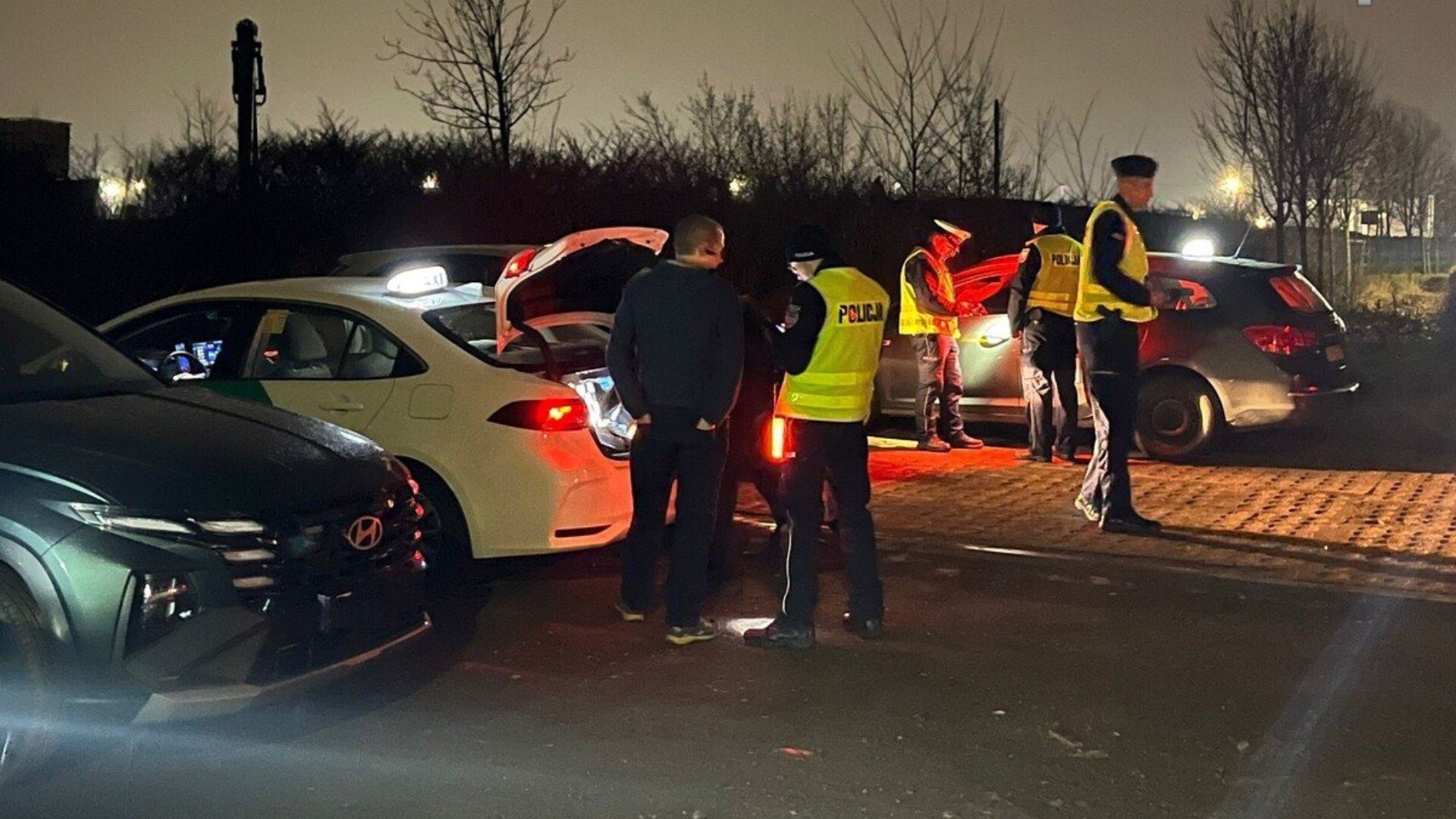 Akcja kontroli taksówek świadczących przewozy osób przez aplikację. 20-21 marca 2026