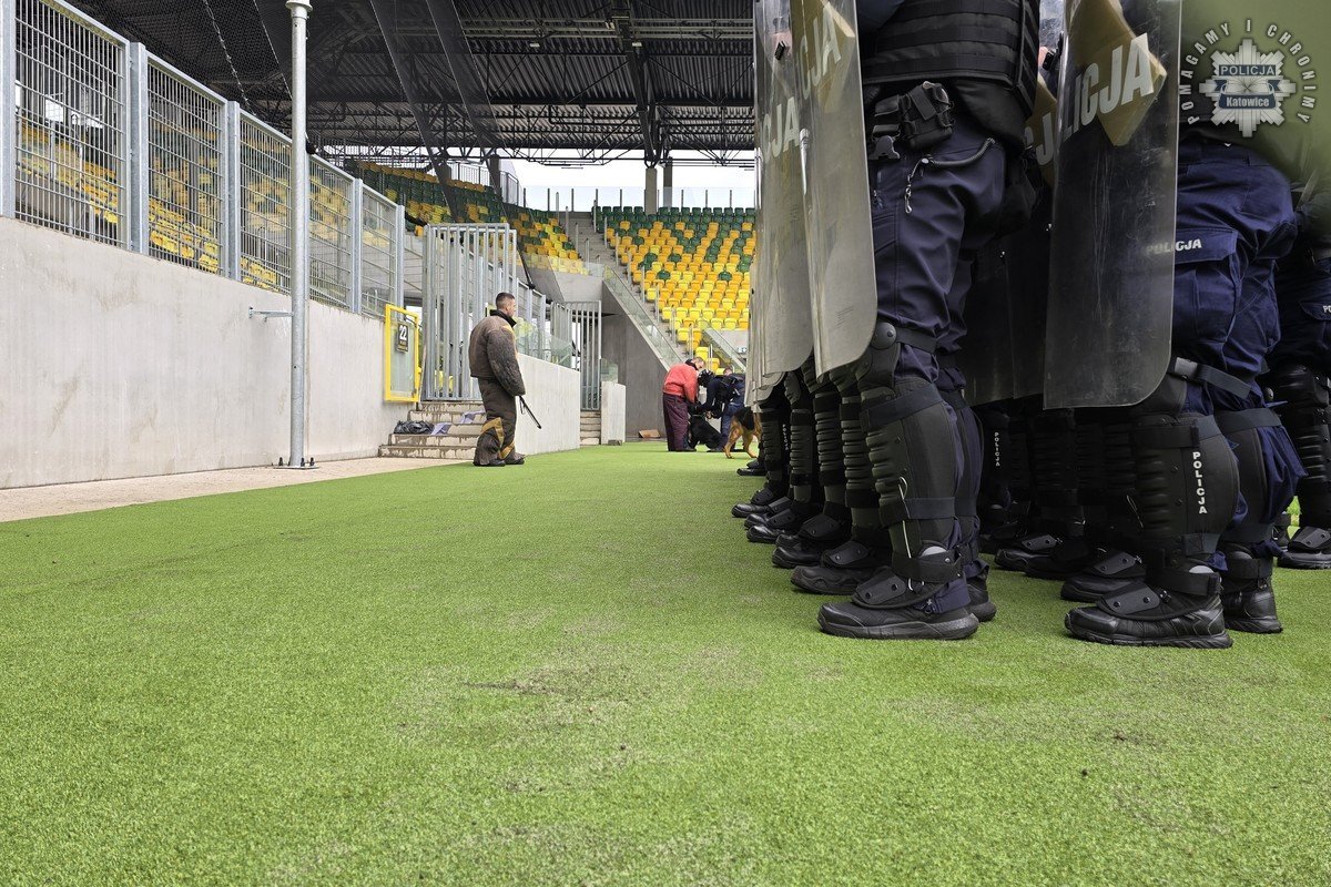Cwiczenia Katowice nowy stadion policja 3