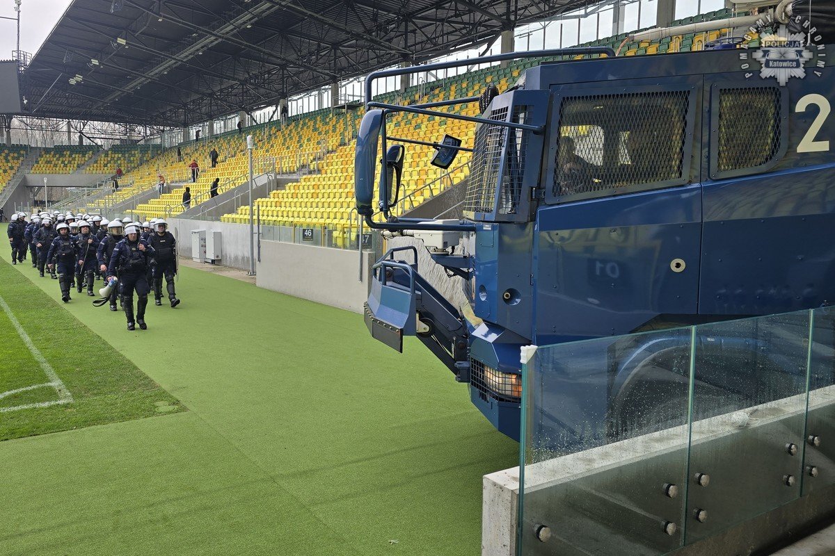 Cwiczenia Katowice nowy stadion policja 4