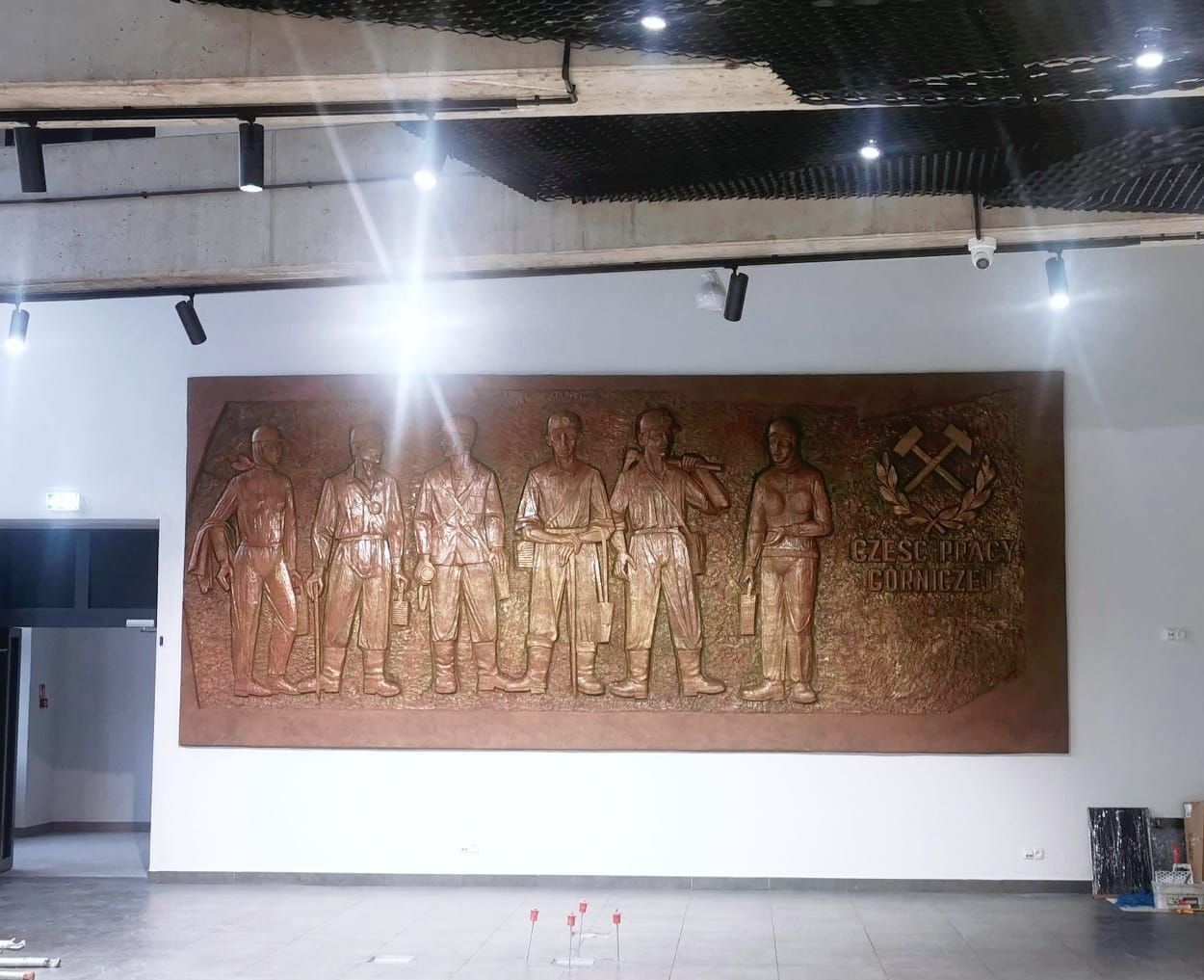 Czeladz Muzeum Saturn Cechownia Muzeum Zaglebiowskiego Gornictwa Weglowego Plaskorzezba Zrodlo Zbigniew Szaleniec 2022 07 06 04