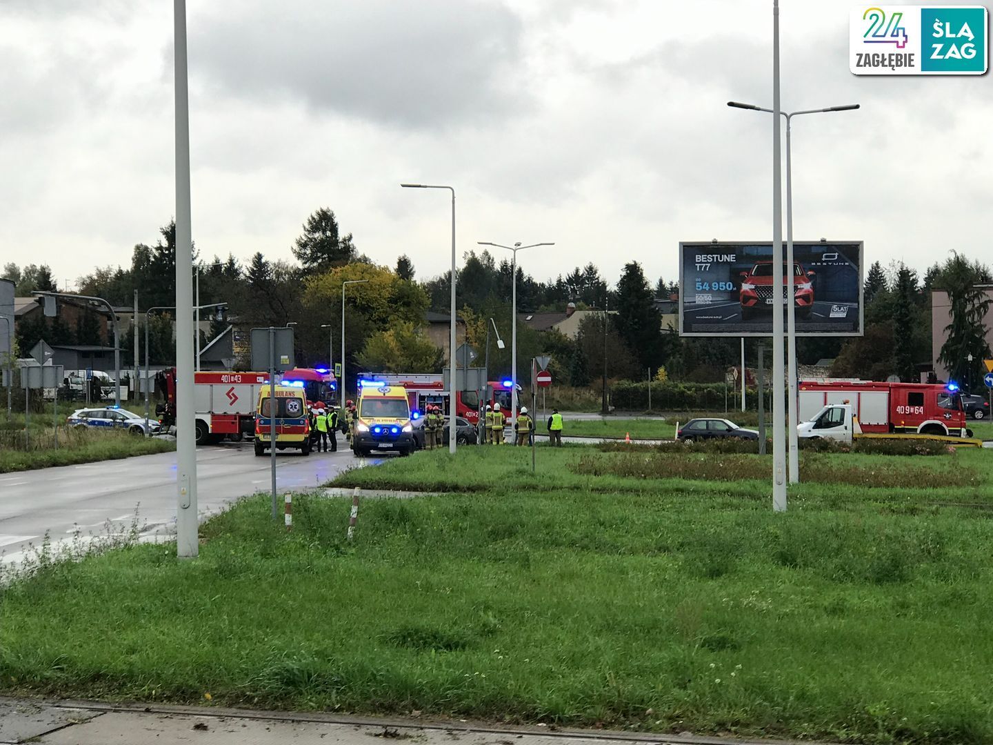 Czeladź. Zderzenie na skrzyżowaniu ulic Będzińskiej i Grodzieckiej. Złamana Latarnia. 11 października 2025.