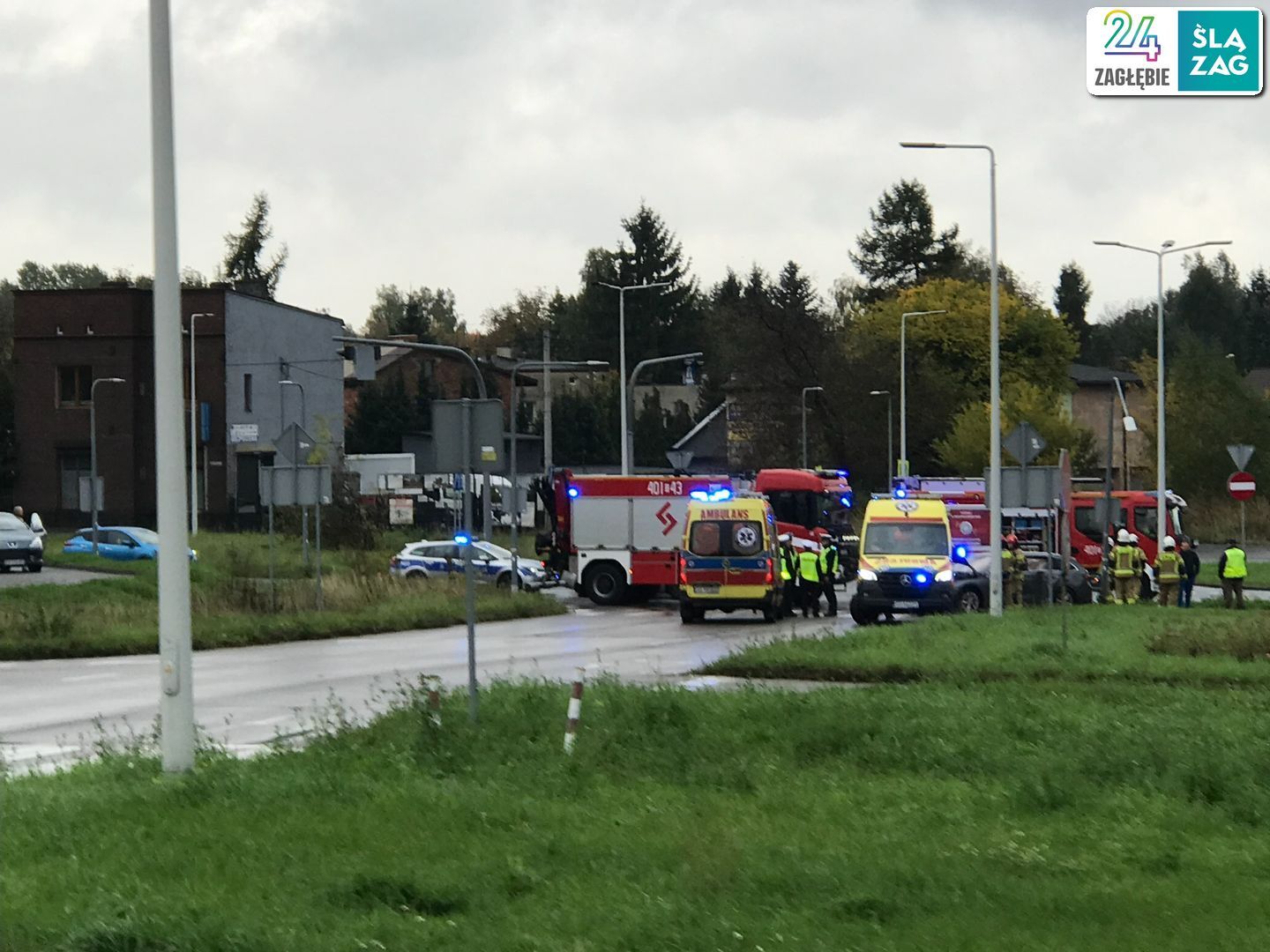 Czeladź. Zderzenie na skrzyżowaniu ulic Będzińskiej i Grodzieckiej. Złamana Latarnia. 11 października 2025.