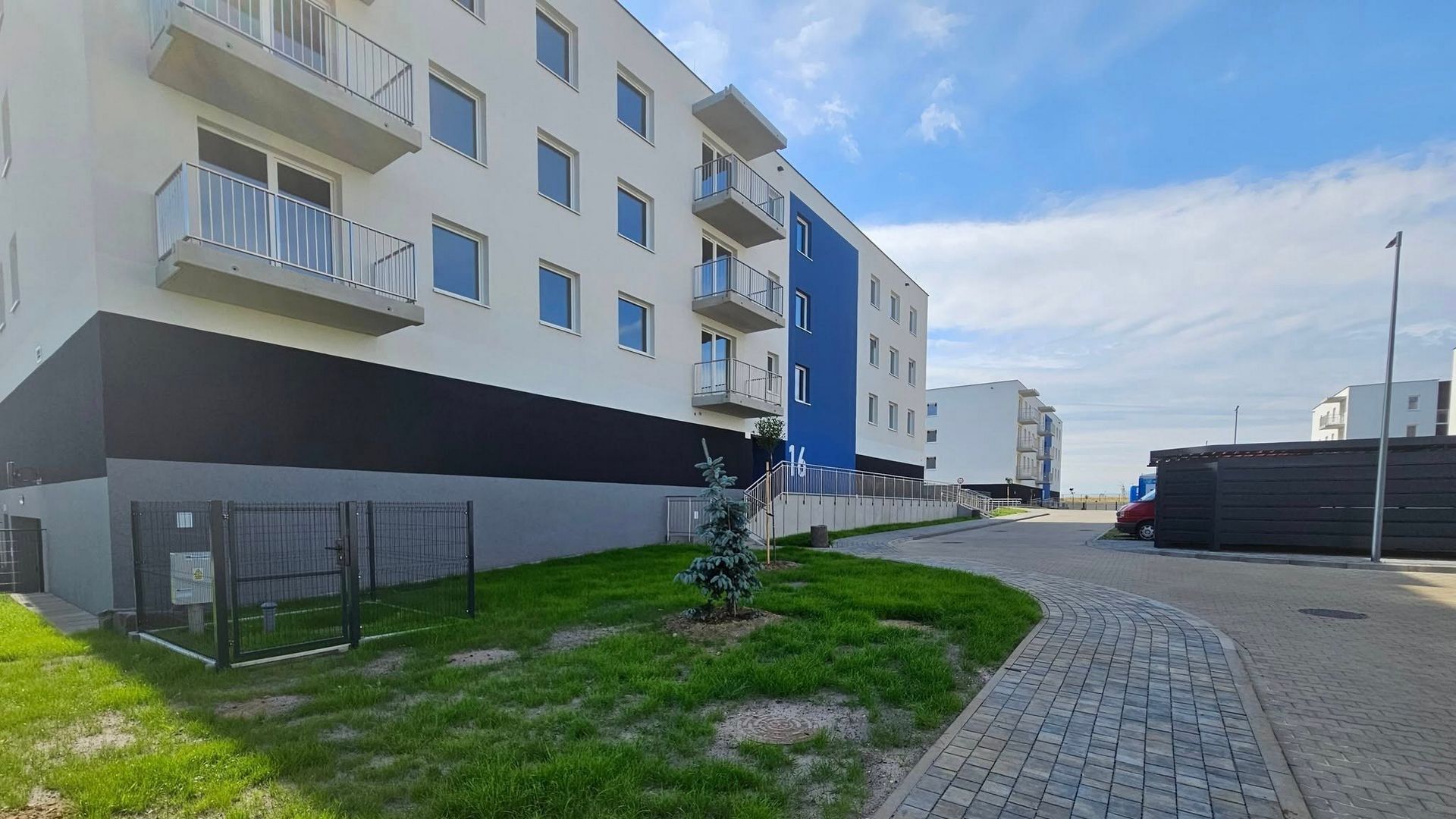 Czeladź. Ulica generała Józefa Hallera. Końcowy etap budowy pierwszej części osiedla mieszkaniowego TBS. 24 lipca 2025.