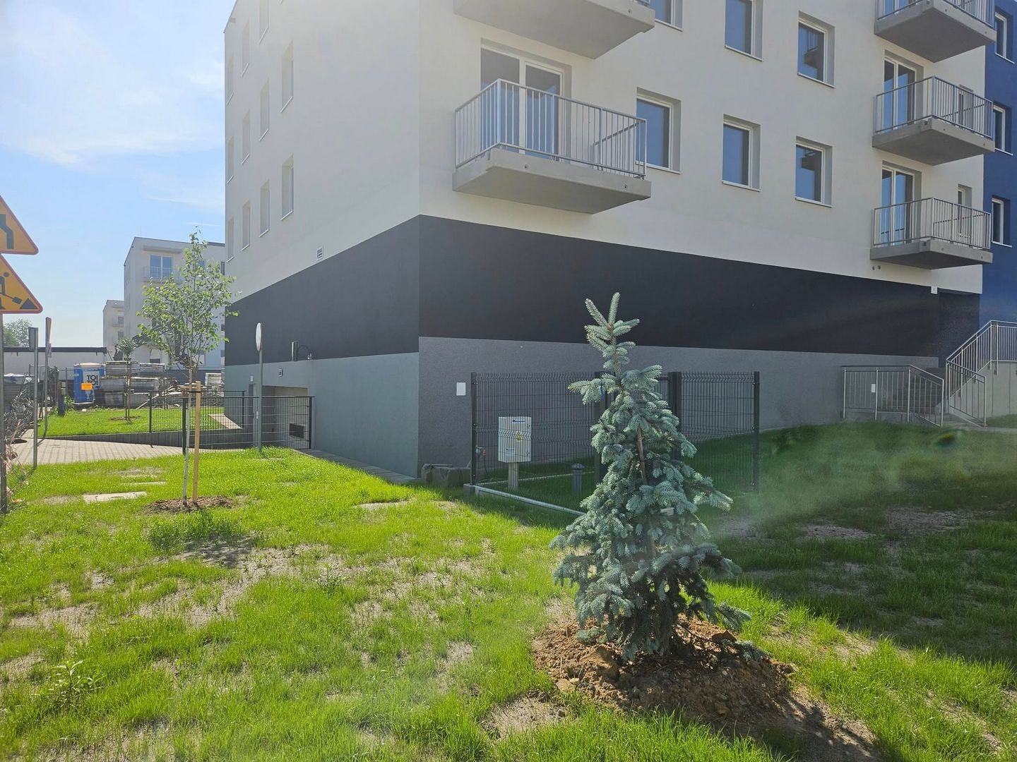 Czeladź. Ulica generała Józefa Hallera. Końcowy etap budowy pierwszej części osiedla mieszkaniowego TBS. 24 lipca 2025.