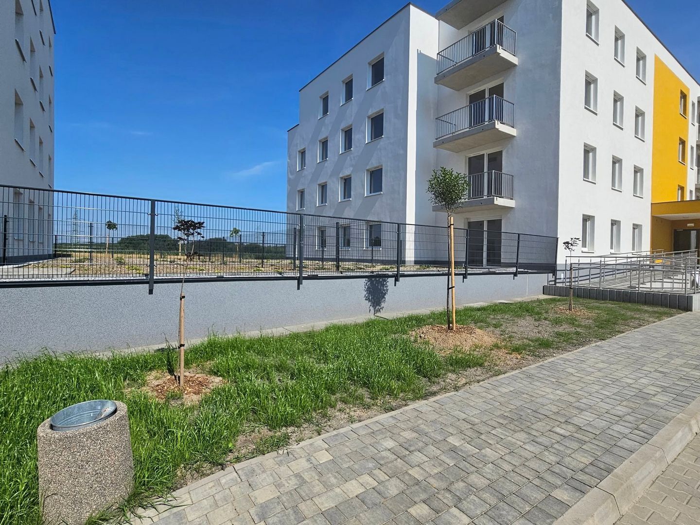 Czeladź. Ulica generała Józefa Hallera. Końcowy etap budowy pierwszej części osiedla mieszkaniowego TBS. 24 lipca 2025.