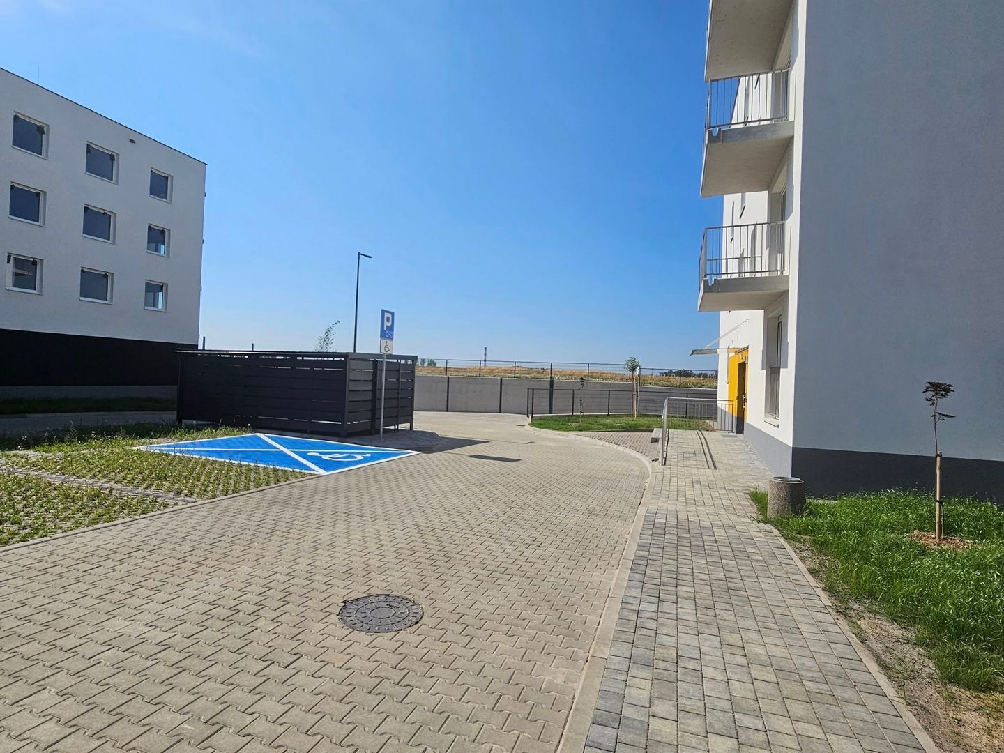 Czeladź. Ulica generała Józefa Hallera. Końcowy etap budowy pierwszej części osiedla mieszkaniowego TBS. 24 lipca 2025.