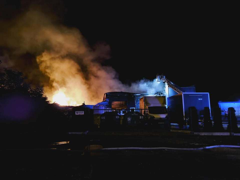 Czeladz Ul Rzemieslnicza Pozar Hali Produkcyjnej Fot Adam Bialy 2025 09 26 02