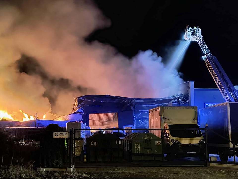 Czeladz Ul Rzemieslnicza Pozar Hali Produkcyjnej Fot Adam Bialy 2025 09 26 05