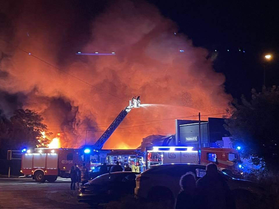 Czeladz Ul Rzemieslnicza Pozar Hali Produkcyjnej Fot Solo Da 2025 09 26 01