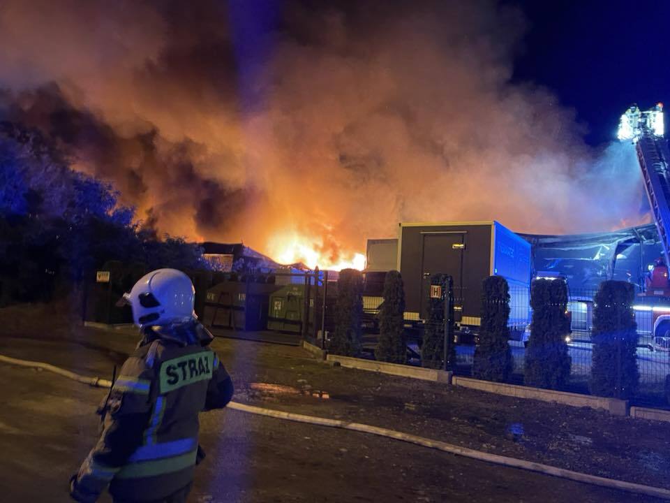 Czeladz Ul Rzemieslnicza Pozar Hali Produkcyjnej Fot Solo Da 2025 09 26 02