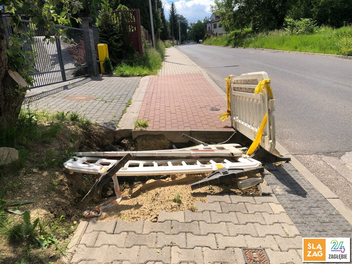 Czeladź. Niezabezpieczone roboty ziemne na chodniku przy ulicy Siemianowickiej. 8 czerwca 2026