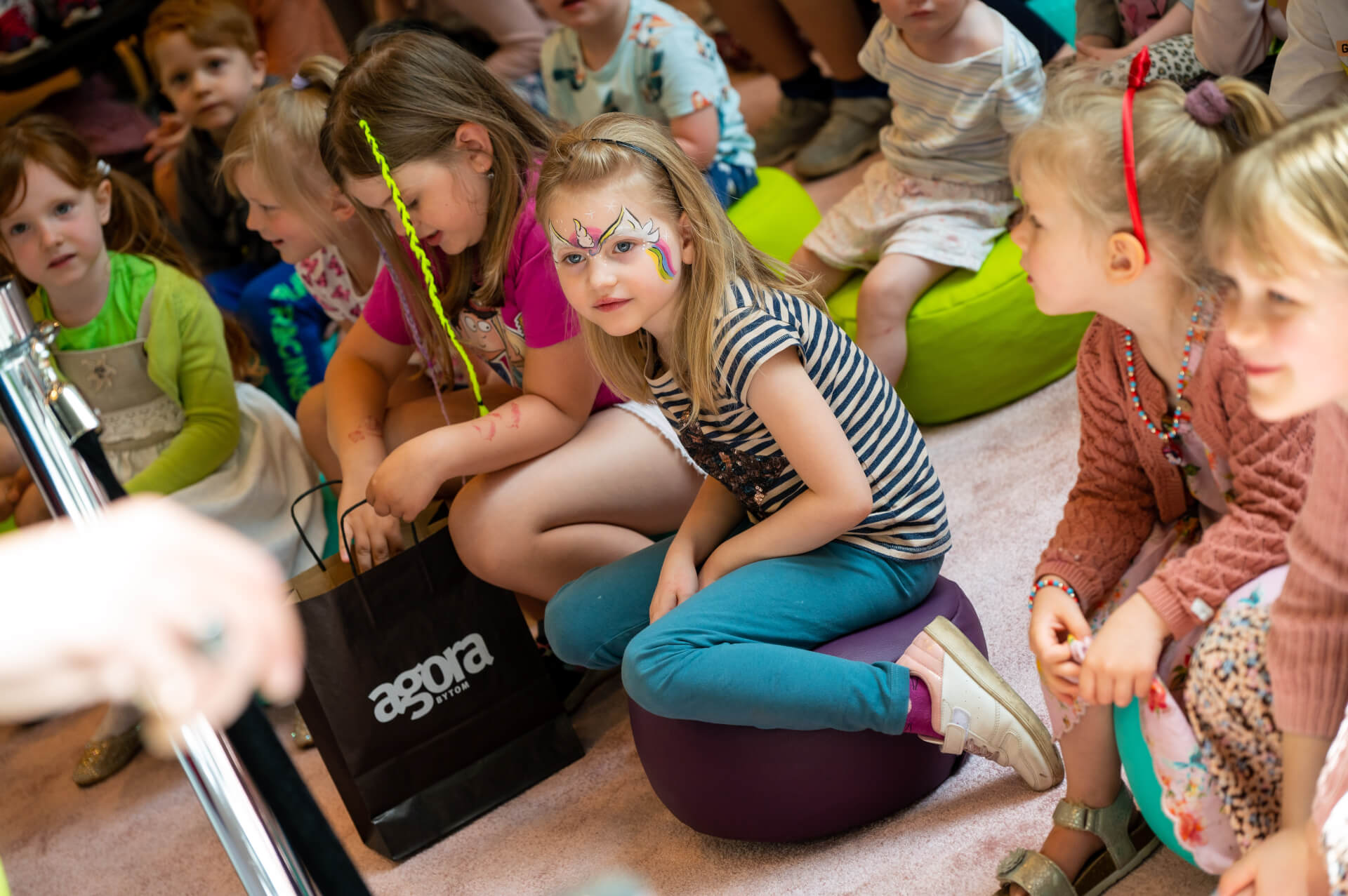 Kicia Kocia w Agorze Bytom. Malowanie twarzy, brokatowe tatuaże, wata cukrowa, gigantyczna kolorowanka i wiele więcej atrakcji.