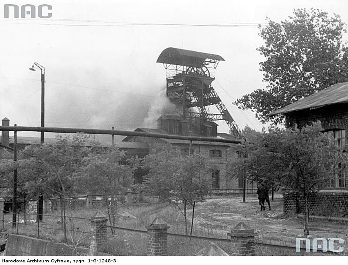 Dąbrowa. Kopalnia Węgla Kamiennego «Reden». Rok 1935.