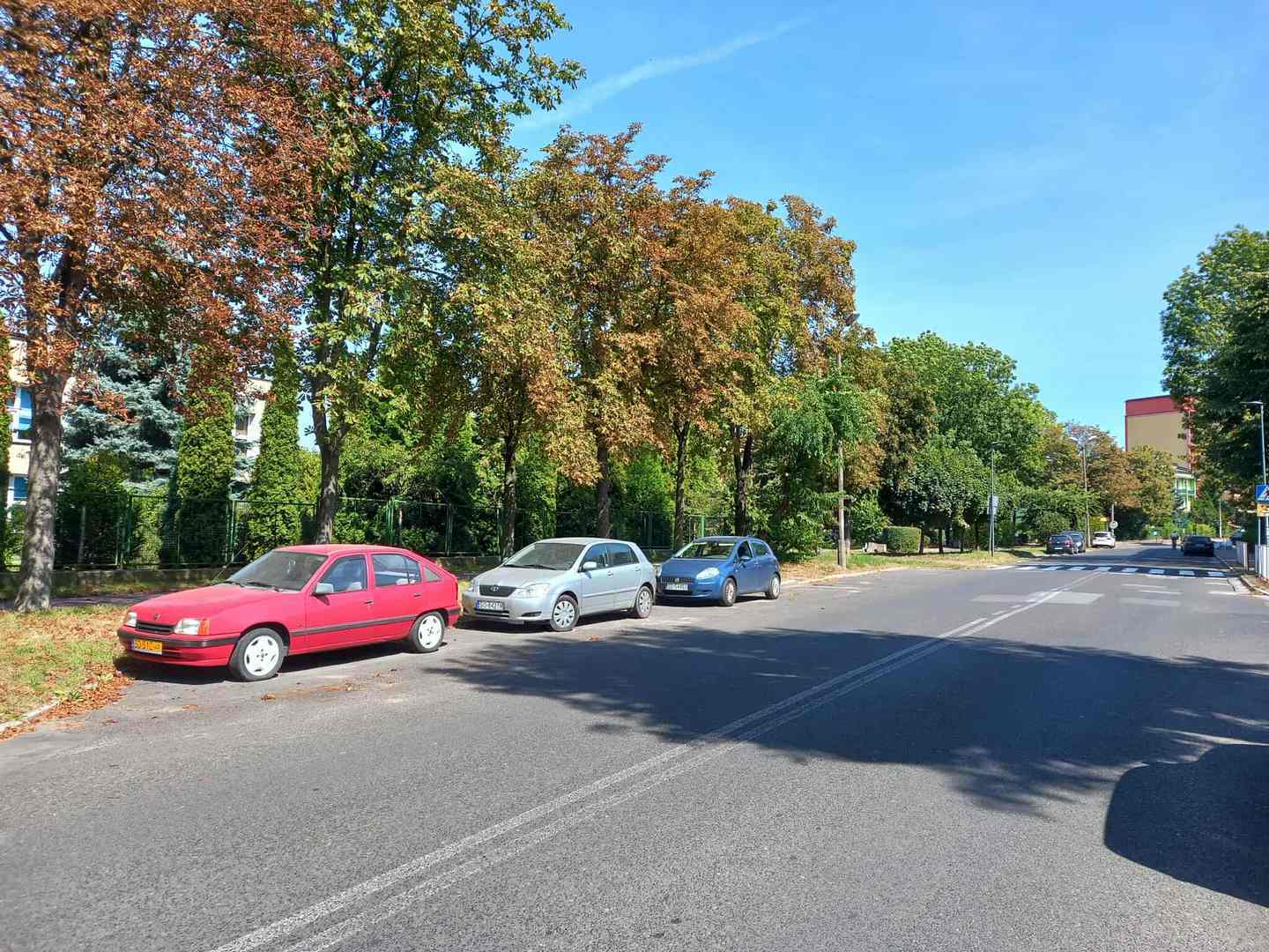 Dąbrowa Górnicza-Gołonóg. Ul. Bolesława Prusa. Zatoczka przed III Liceum Ogólnokształcące im. gen. Władysława Andersa