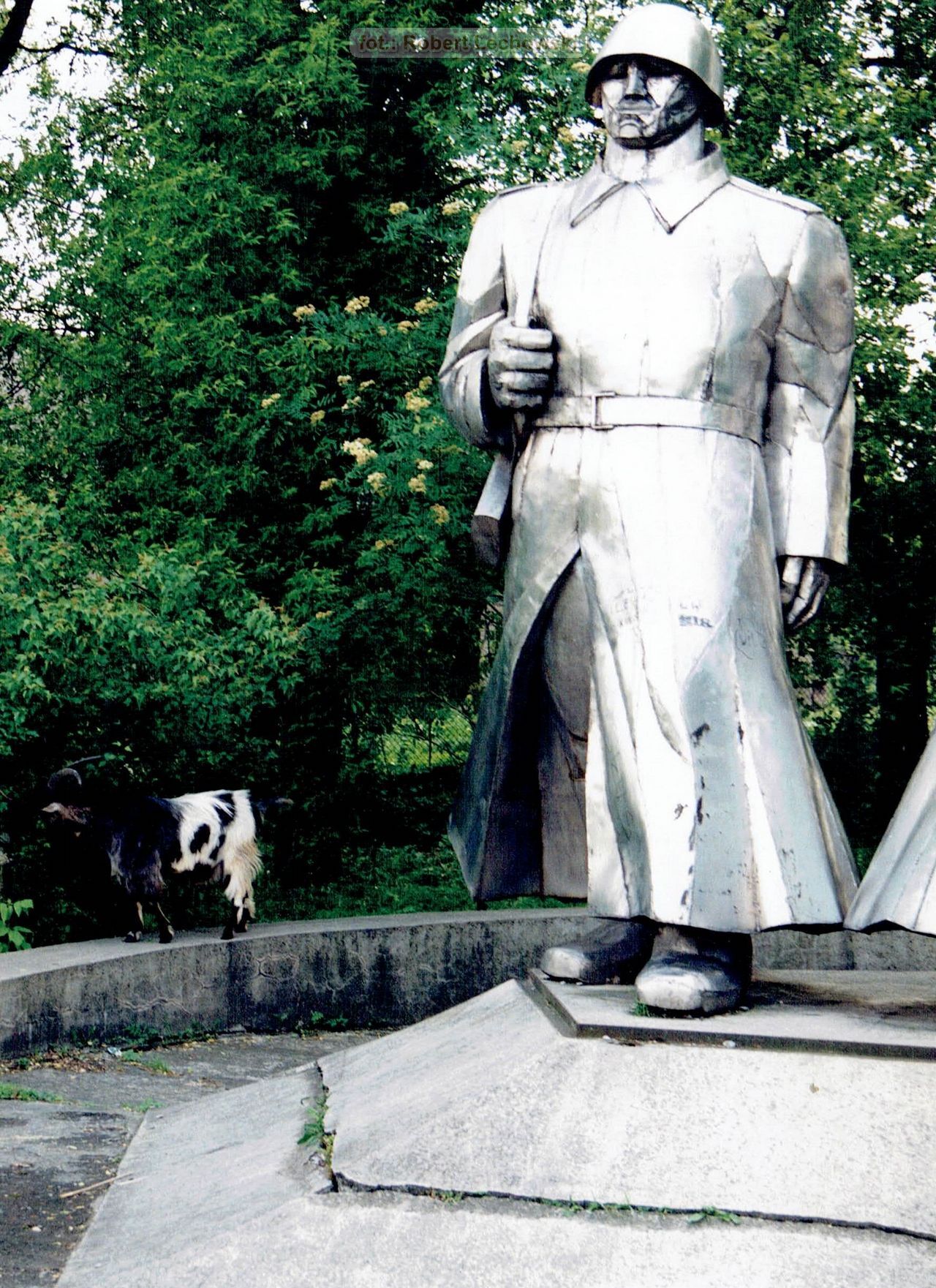Dabrowa Górnicza-Łosień. Pomnik Przyjaźni Żołnierzy Polskich i Radzieckich. Lata 1997 – 2001.