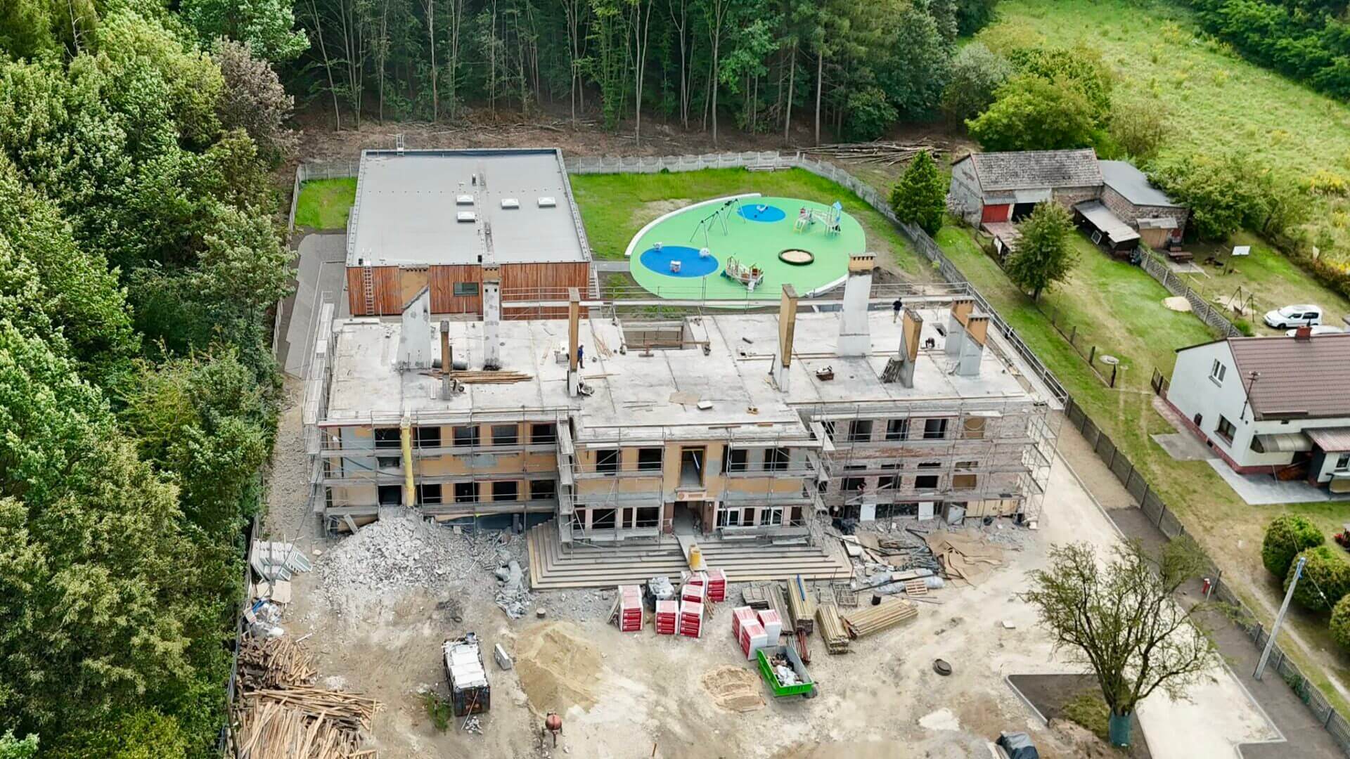 Dąbrowa Górnicza-Łosień. Szkoła Podstawowa nr 26 im. Marii Konopnickiej podczas przebudowy. 27 sierpnia 2025.