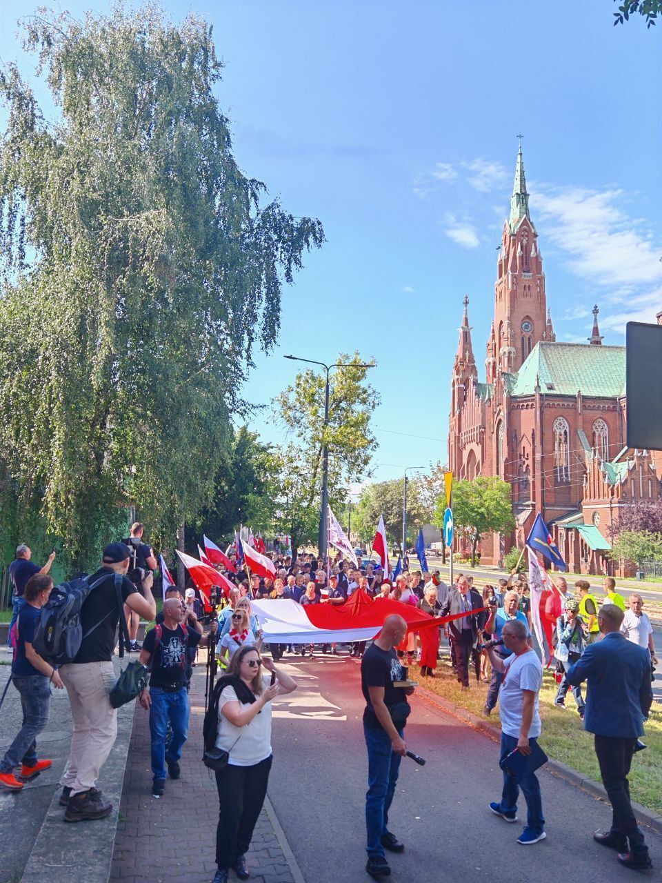 „Marsz obywatelski przeciwko nielegalnej imigracji” w Dąbrowie Górniczej. 31 lipca 2025.