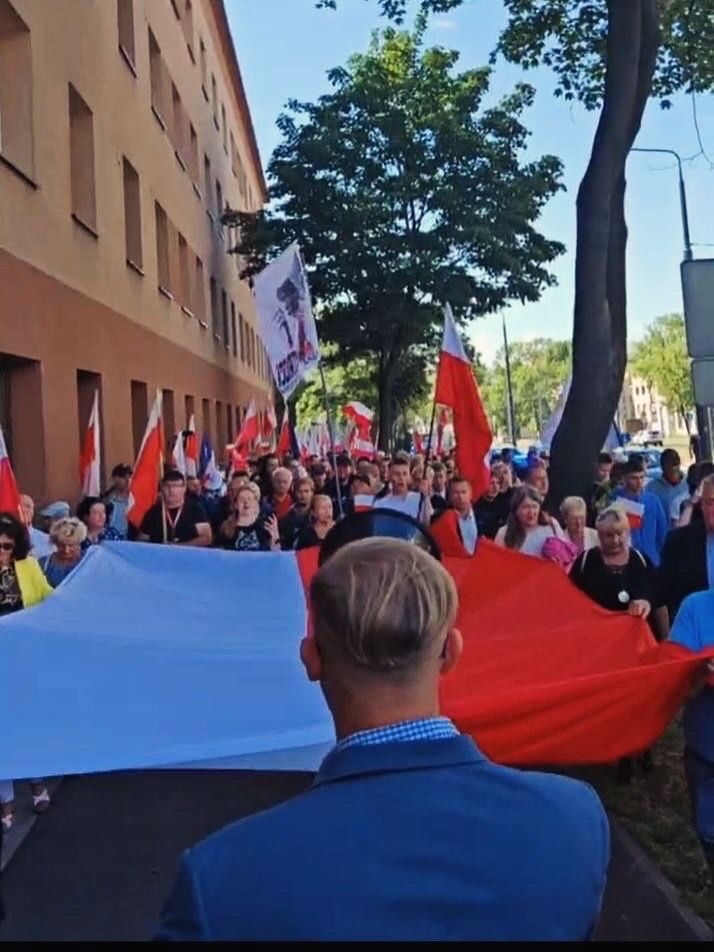 „Marsz obywatelski przeciwko nielegalnej imigracji” w Dąbrowie Górniczej. 31 lipca 2025.