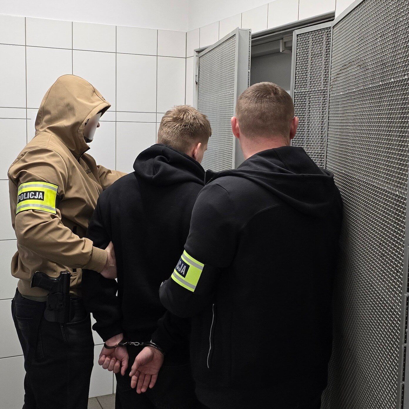 Dąbrowa Górnicza. Oszustwo „na pracownika banku”. Zatrzymanie 25-latka z woj. pomorskiego. 1 kwietnia 2026