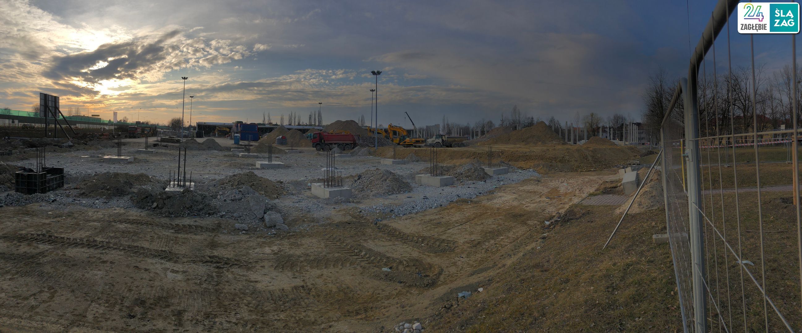 Dąbrowa Górnicza-Reden. Przebudowa dawnego hipermarketu «Auchan» przez niemiecką firmę Saller-Bau na nowy park handlowy «S1 Dąbrovia»,. 9 marca 2025.