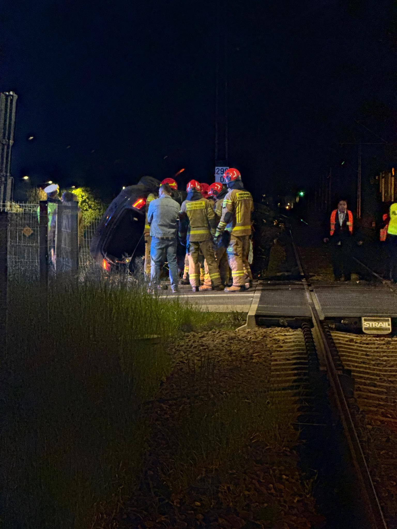 Dąbrowa Górnicza. Przejazd kolejowy na ulicy Tadeusza Urbańskiego. Zderzenie. 20 maja 2025.