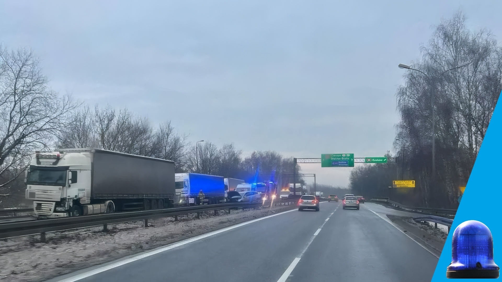 Dąbrowa Górnicza / Sosnowiec. Zderzenie dwóch samochodów ciężarowych i jednego osobowego na S1 (wysokość DK94). 14 stycznia 2026.