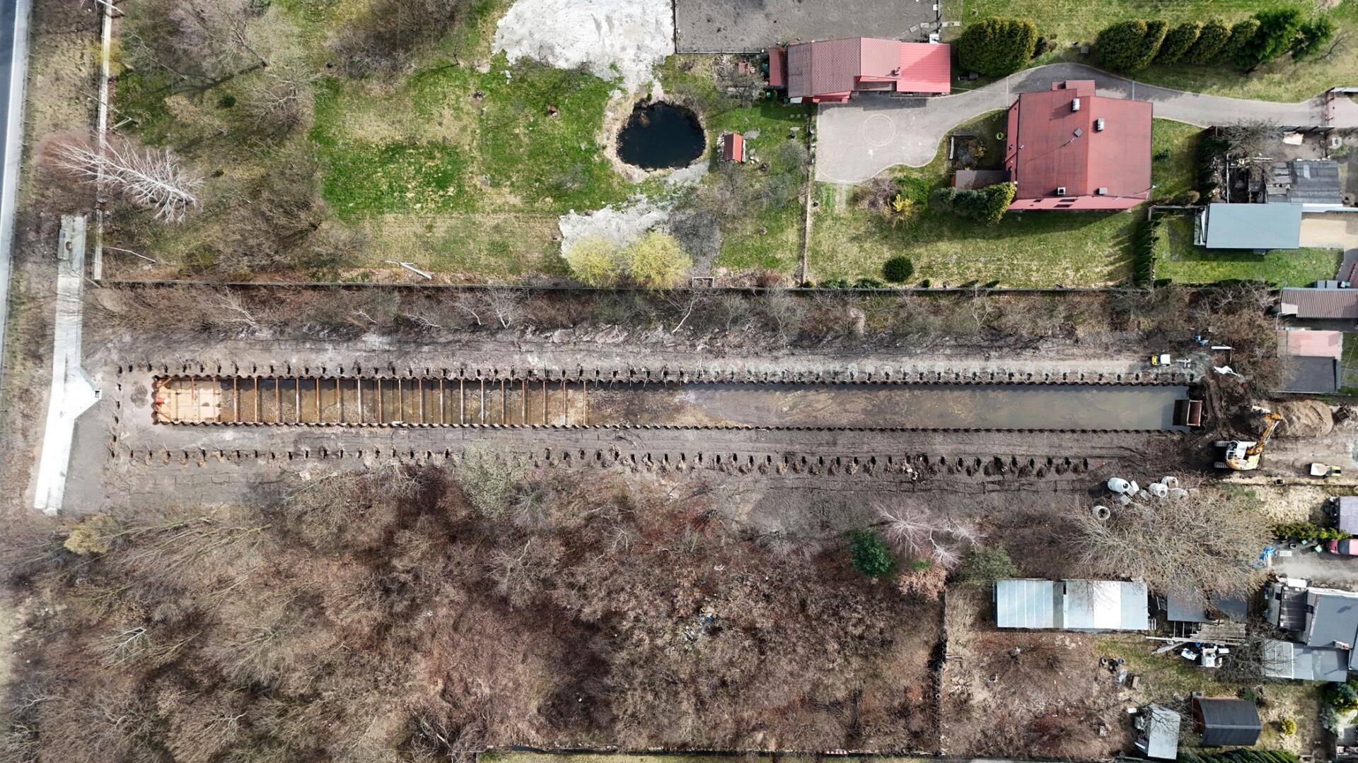 Dąbrowa Górnicza-Strzemieszyce Wielkie. Budowa zbiornika retencyjnego wody opadowej z DK94 przy ulicy Oddziału AK Ordona. 25 marca 2026