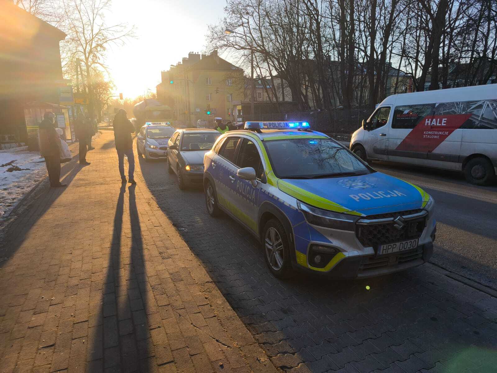 Dąbrowa Górnicza-Ząbkowice. Zatrzymanie nietrzeźwego kierowcy na przystanku Ząbkowice Centrum przy ul. Armii Krajowej. 21 stycznia 2026.