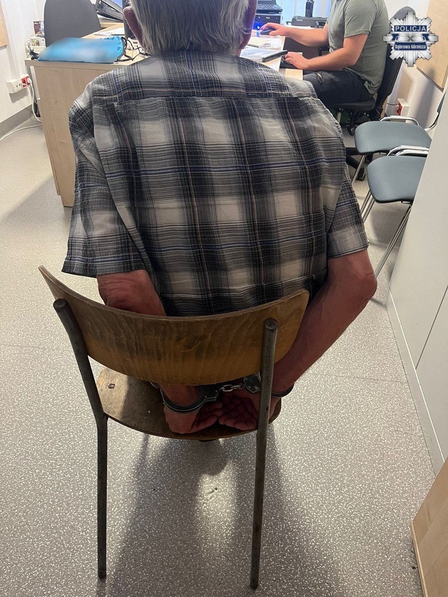 Dąbrowa Górnicza. Zatrzymanie 72-latka, który nie stawiał się w zakładzie karnym. 13 sierpnia 2025.