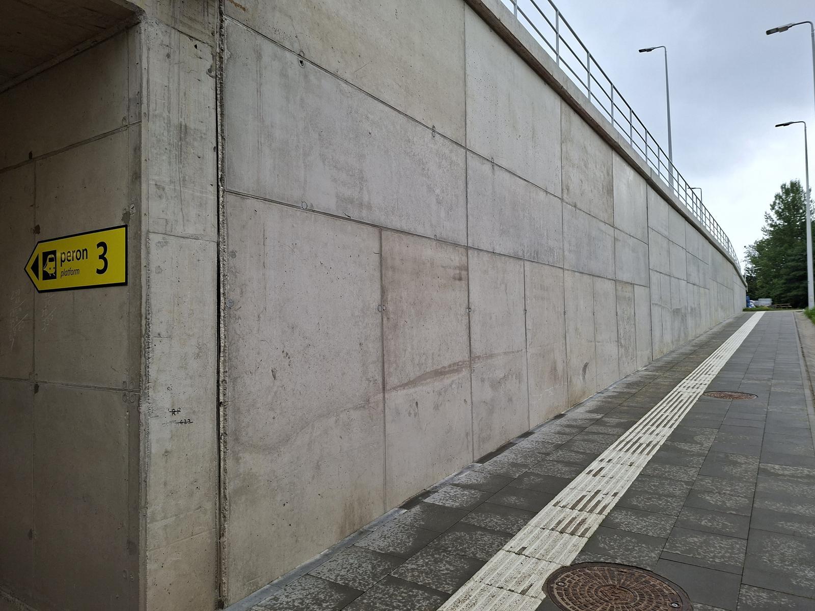 Dworze Ligota Katowice pociag 10