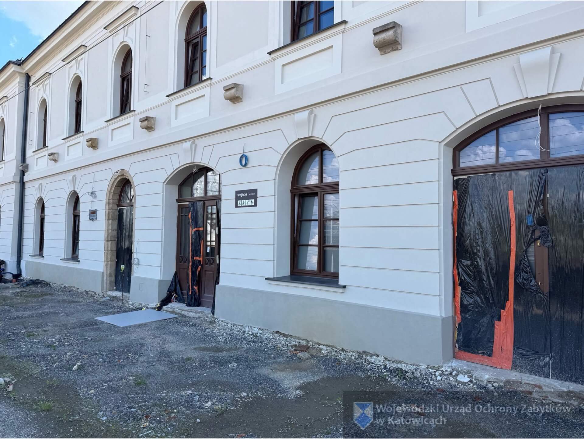 Elewacja północna segmentu środkowego Dworzec w trakcie trwania prac w 2024 r.