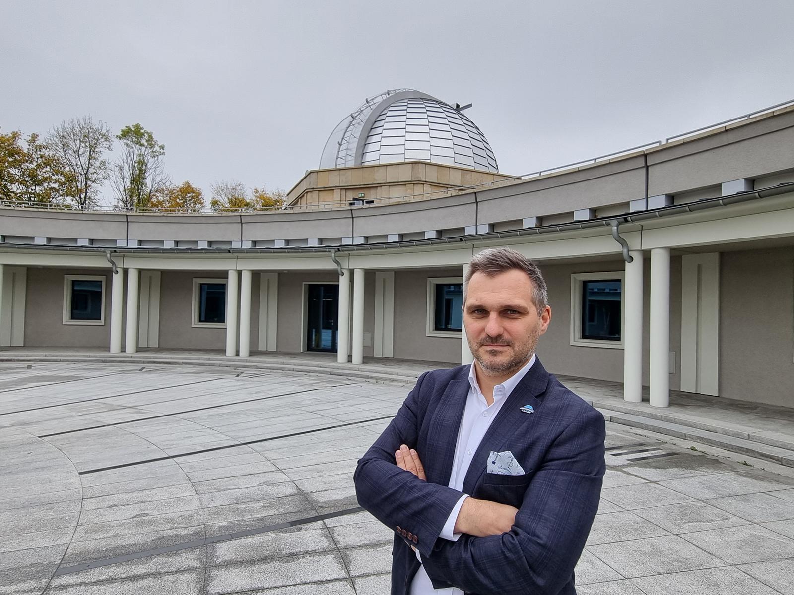 Dyrektor Planetarium Slaskiego Damian Jableka 4