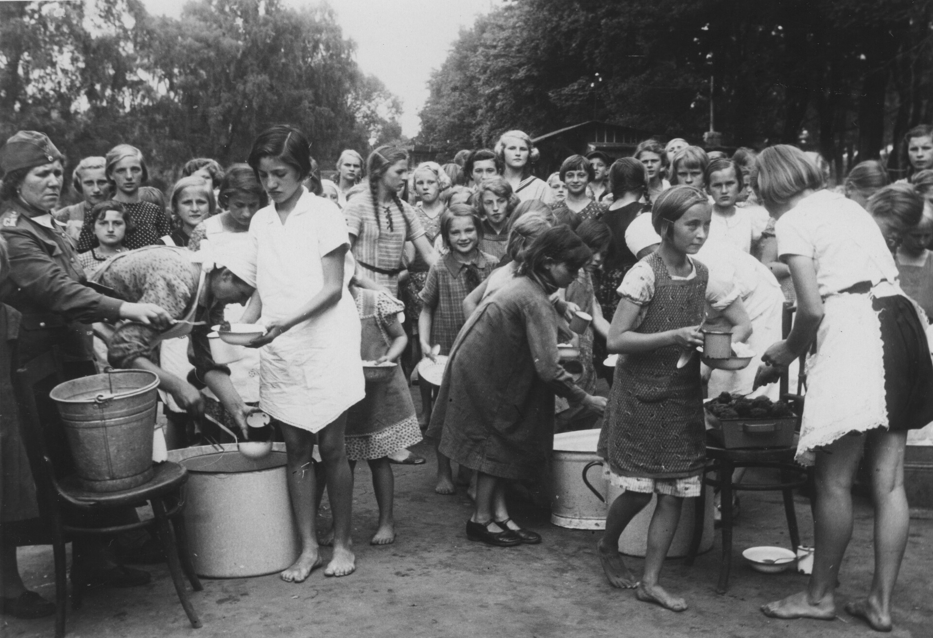 Półkolonie w Dolinie Szwajcarskiej w 1937 roku