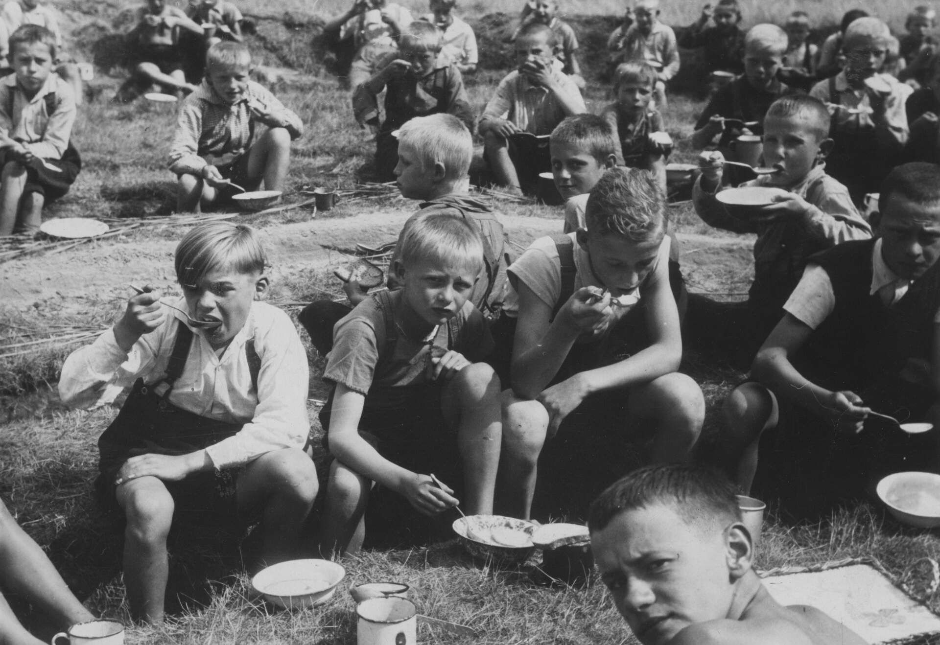 Półkolonie w Dolinie Szwajcarskiej w 1937 roku