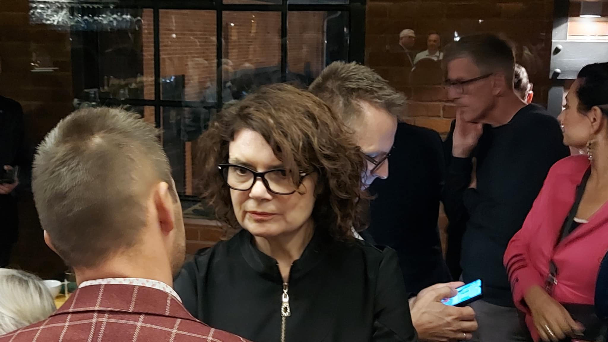 Ewa Weber podczas wieczoru wyborczego