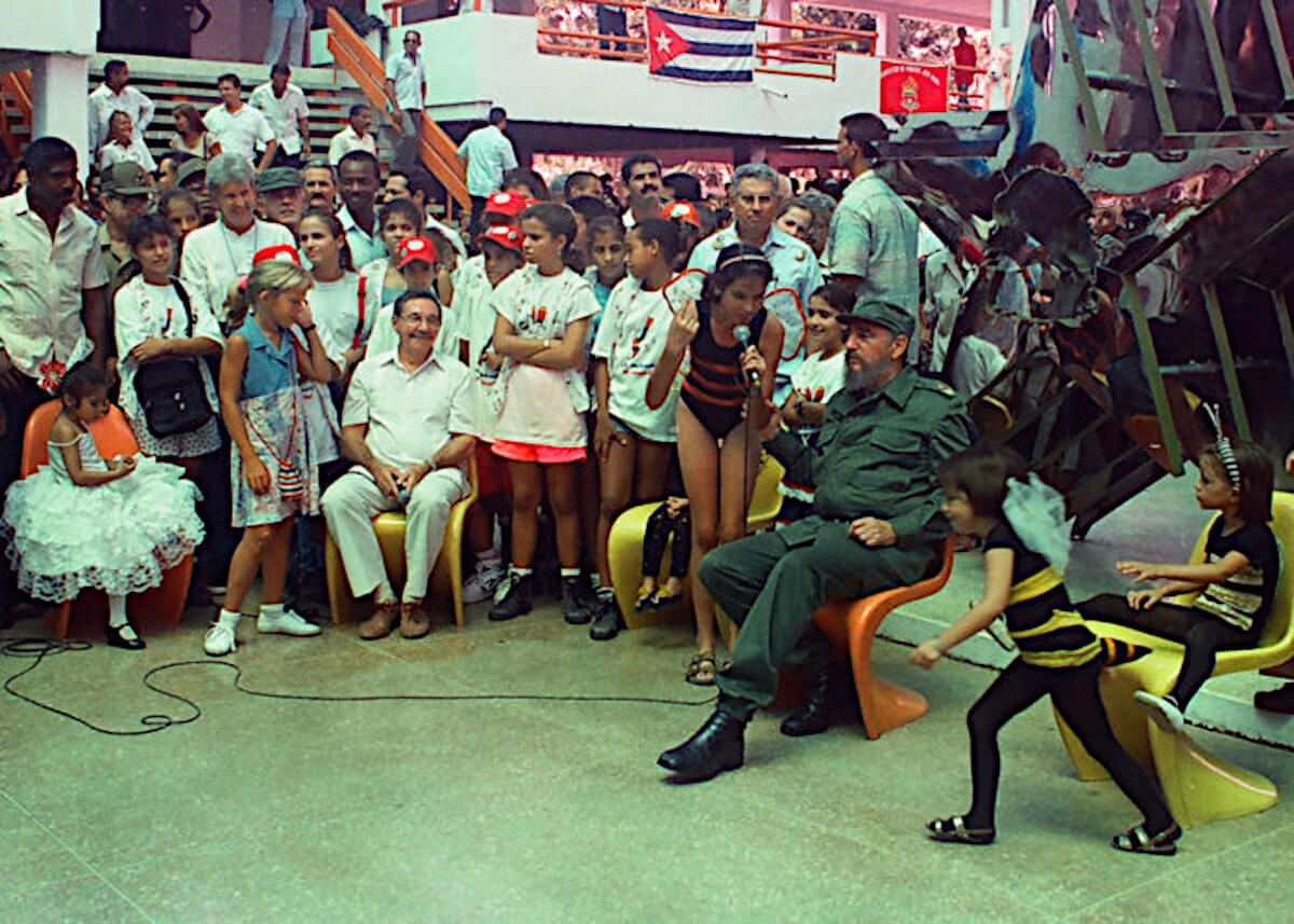 Fidel Castro swietuje 70 urodziny w Centralnym Palacu Pionierow im Ernesto Che Guevary w parku Lenina