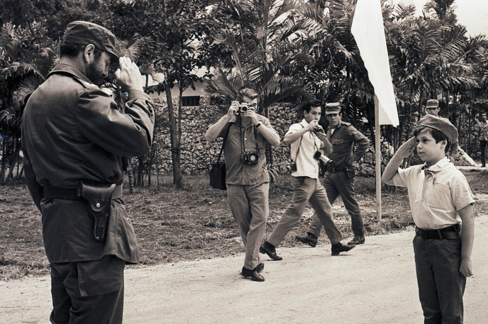 Fidel Castro z pionierami w Parque Lenin. rok 1974