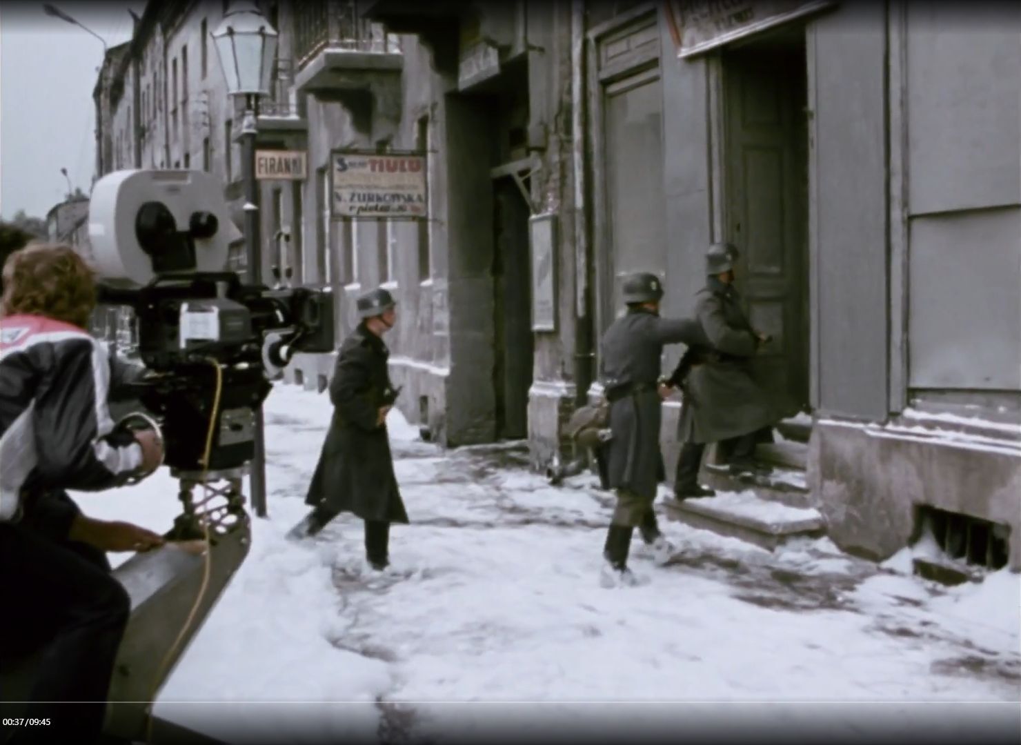 Kręcenie filmu „Mur” („The Wall”, 1982) na ulicach Sosnowca-Konstantynowa (ulica Wincentego Pstrowskiego, obecnie Stanisława Staszica). Rok 1980