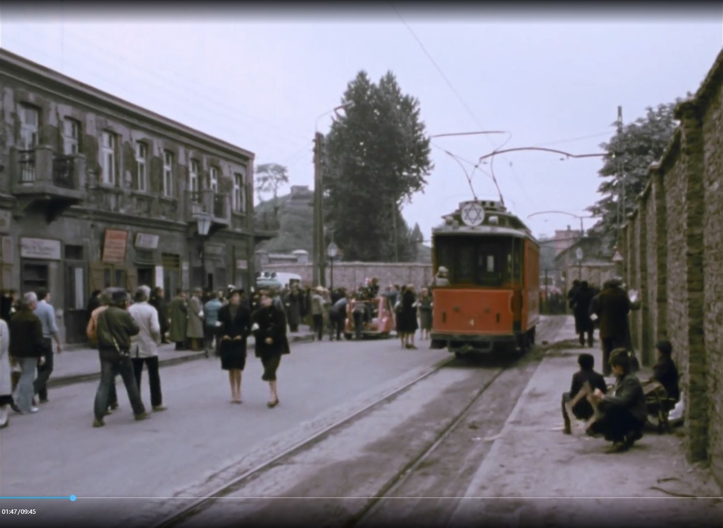 Kręcenie filmu „Mur” („The Wall”, 1982) na ulicach Sosnowca-Konstantynowa (ulica Wincentego Pstrowskiego, obecnie Stanisława Staszica). Rok 1980
