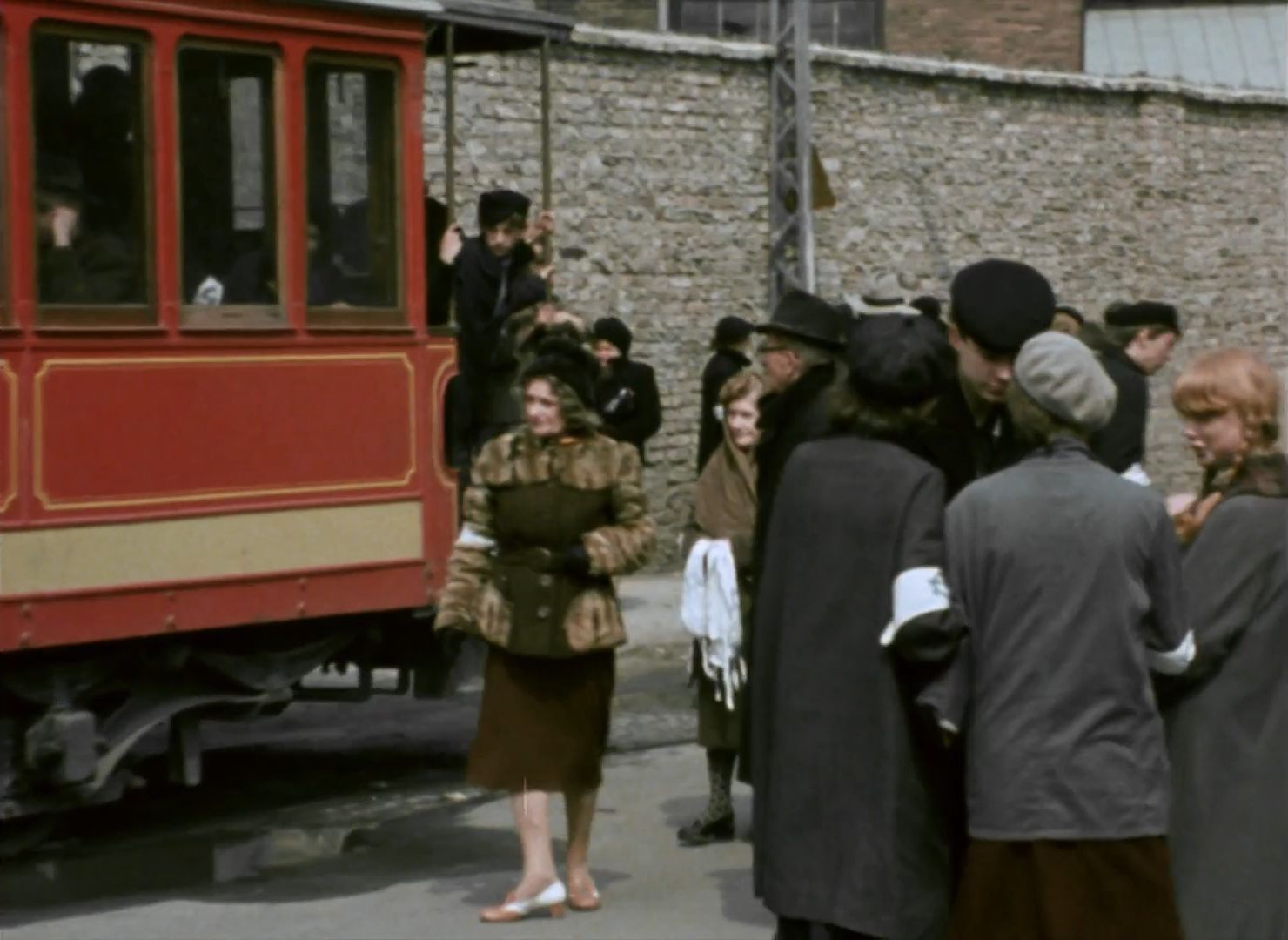 Kręcenie filmu „Mur” („The Wall”, 1982) na ulicach Sosnowca-Konstantynowa (ulica Wincentego Pstrowskiego, obecnie Stanisława Staszica). Rok 1980