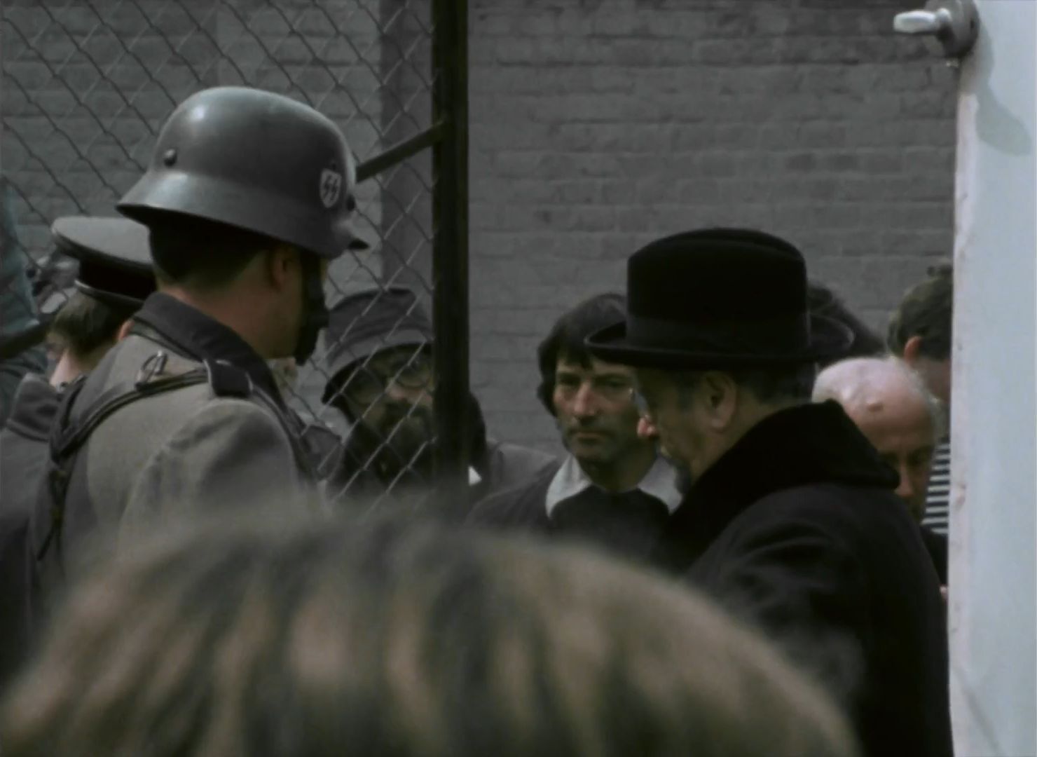 Kręcenie filmu „Mur” („The Wall”, 1982) na ulicach Sosnowca-Konstantynowa (ulica Wincentego Pstrowskiego, obecnie Stanisława Staszica). Rok 1980