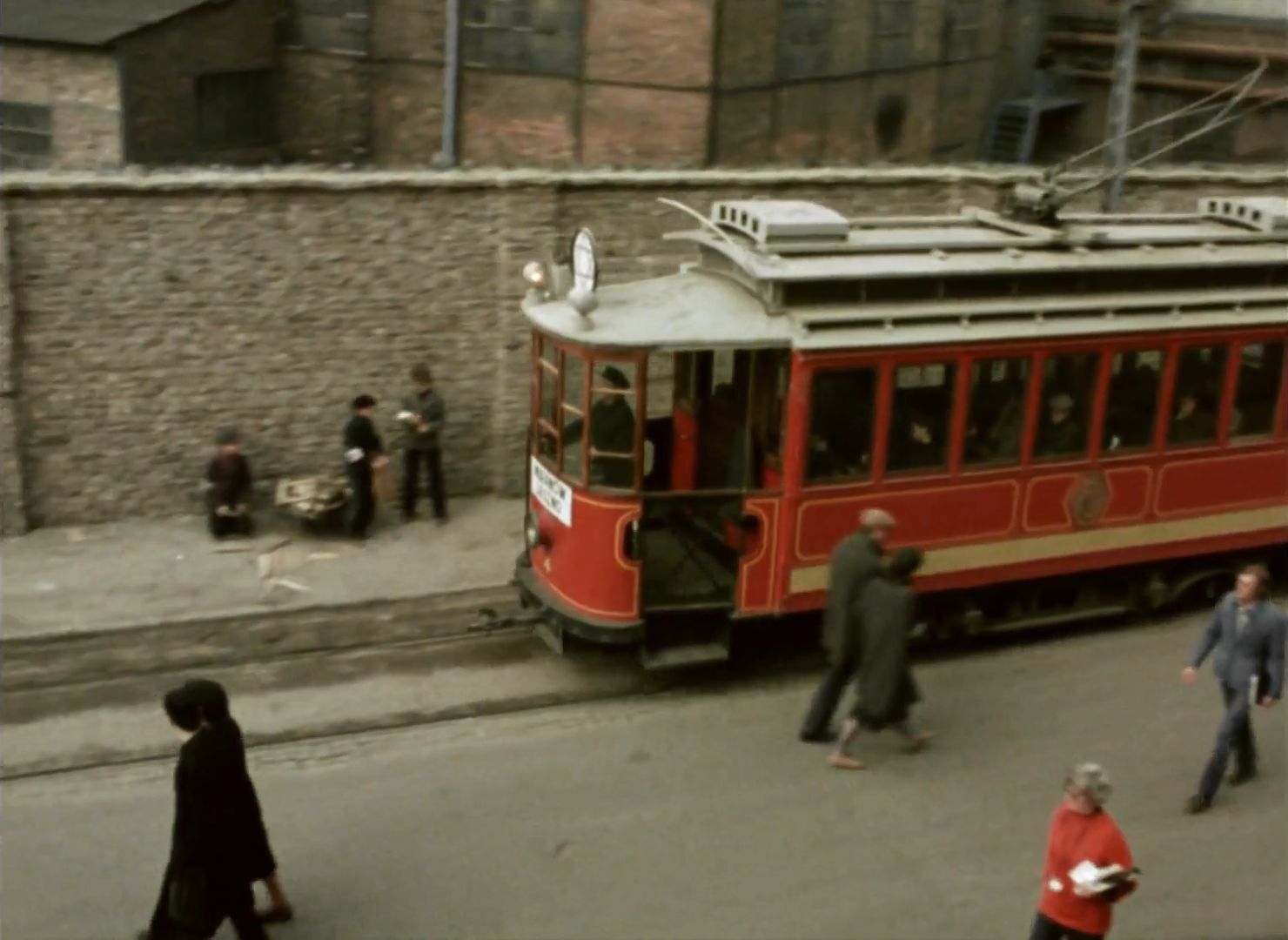 Kręcenie filmu „Mur” („The Wall”, 1982) na ulicach Sosnowca-Konstantynowa (ulica Wincentego Pstrowskiego, obecnie Stanisława Staszica). Rok 1980