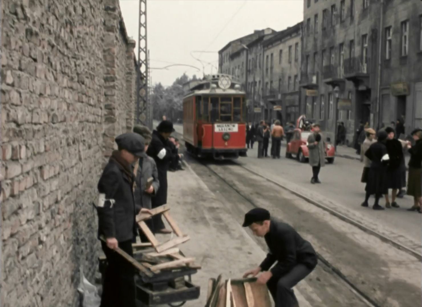 Kręcenie filmu „Mur” („The Wall”, 1982) na ulicach Sosnowca-Konstantynowa (ulica Wincentego Pstrowskiego, obecnie Stanisława Staszica). Rok 1980