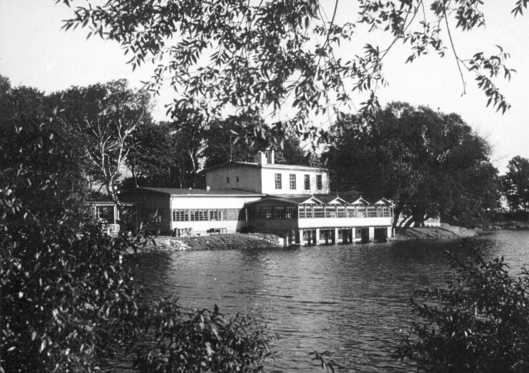 Gospoda Parkowa we wczesnych latach 50.