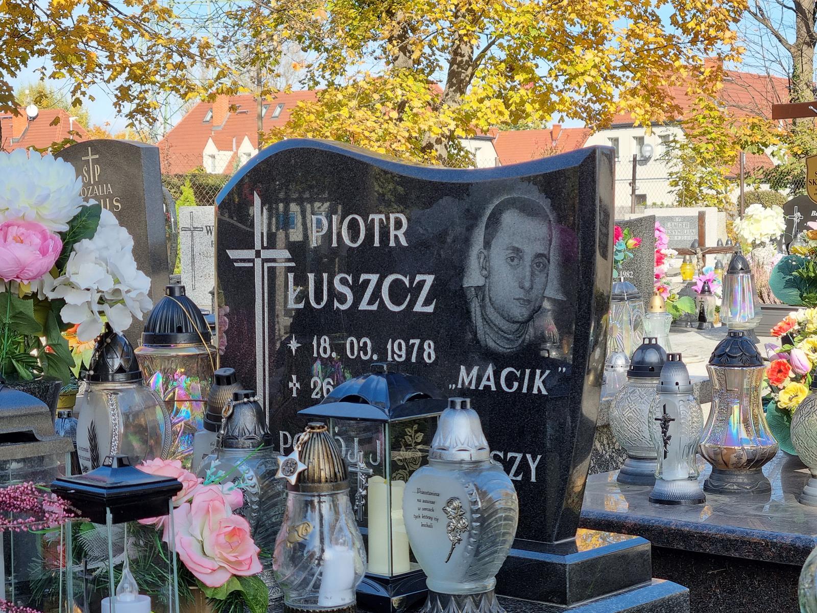 Grób Magika jest na cmentarzu w Katowicach - Bogucicach