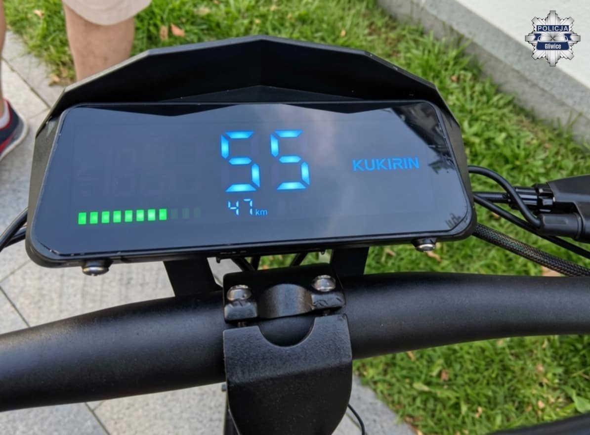Gliwice. 14-latek pędził hulajnogą elektryczną, uciekając przed policją. Rodzice muszą się tłumaczyć za niego