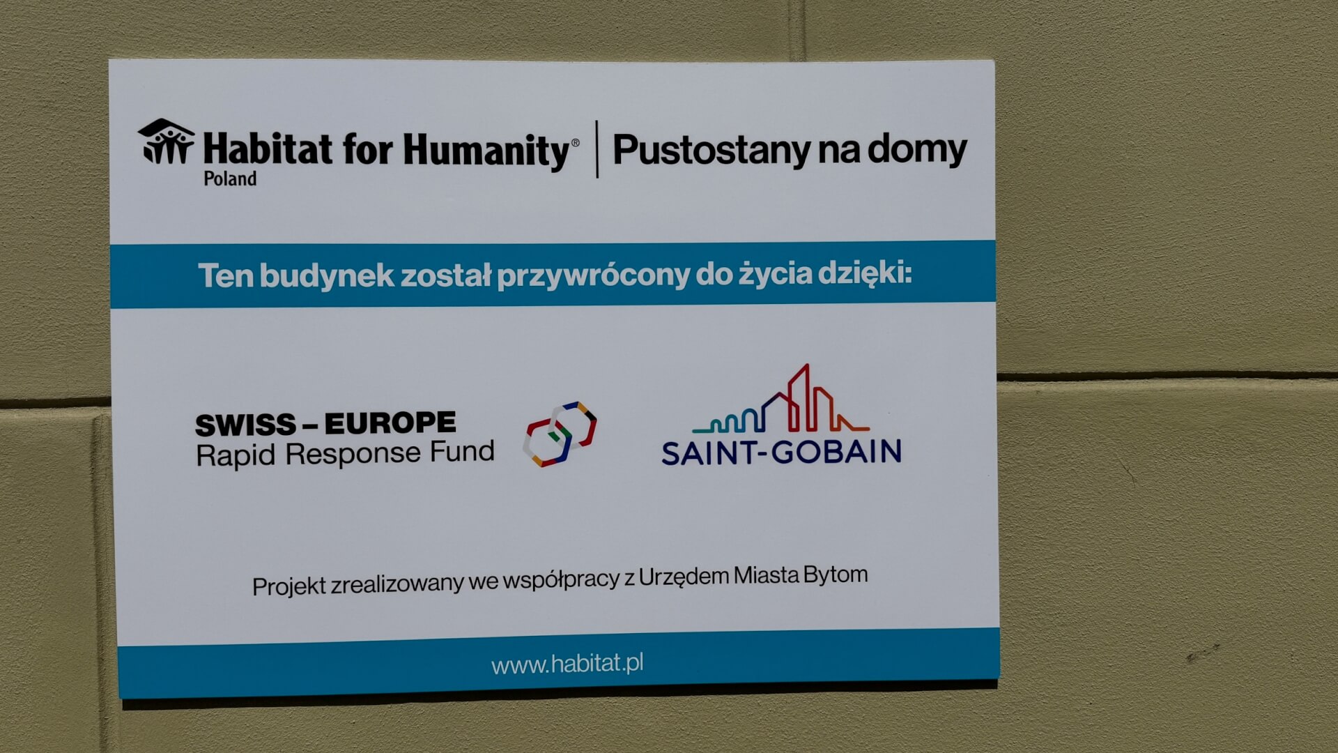 Międzynarodowa ekipa wyremontowała pustostan przy ul. Piekarskiej