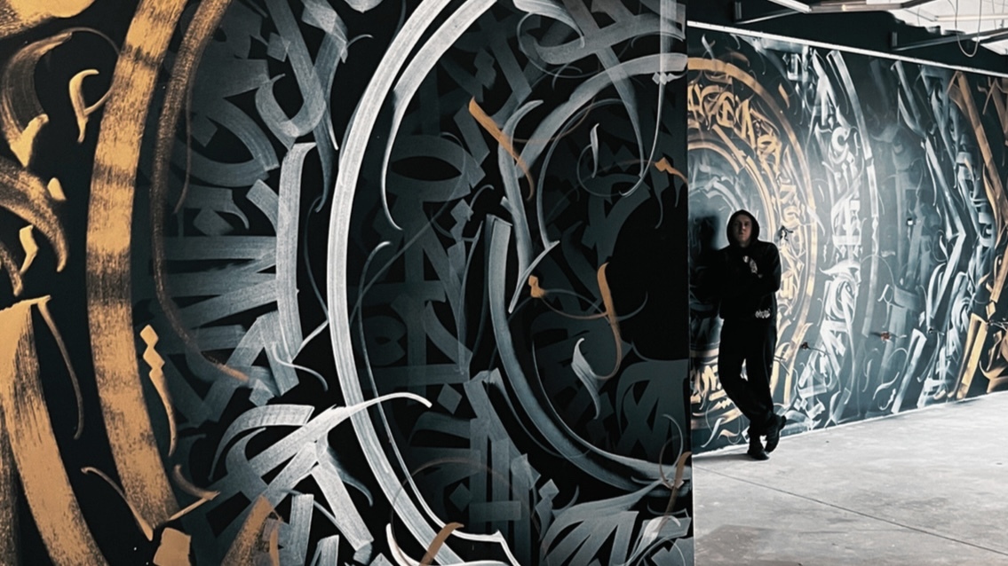 Oskar Piec z Bytomia tworzy calligraffiti