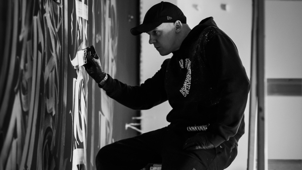 Oskar Piec z Bytomia tworzy calligraffiti